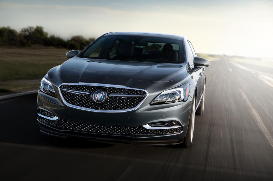  Buick LaCrosse Avenir 2017 года  (NA) (фото 5 из 11)